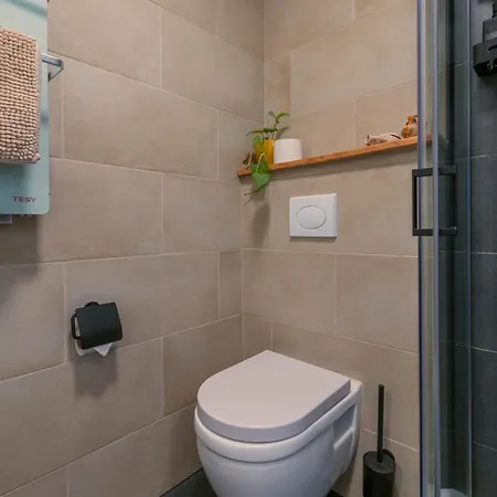 Tiny House - Fietsverhuur, Eigen Keuken En Badkamer