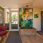 Lägenhet Tiny House - Fietsverhuur, Eigen Keuken En Badkamer